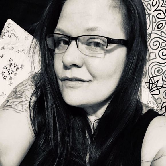 Meet your Posher, Amanda - Picture 1 of 1